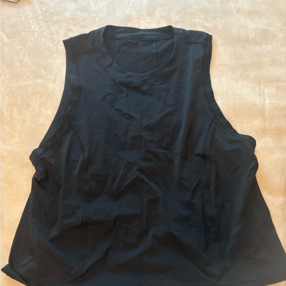 Black lululemon cropped workout top